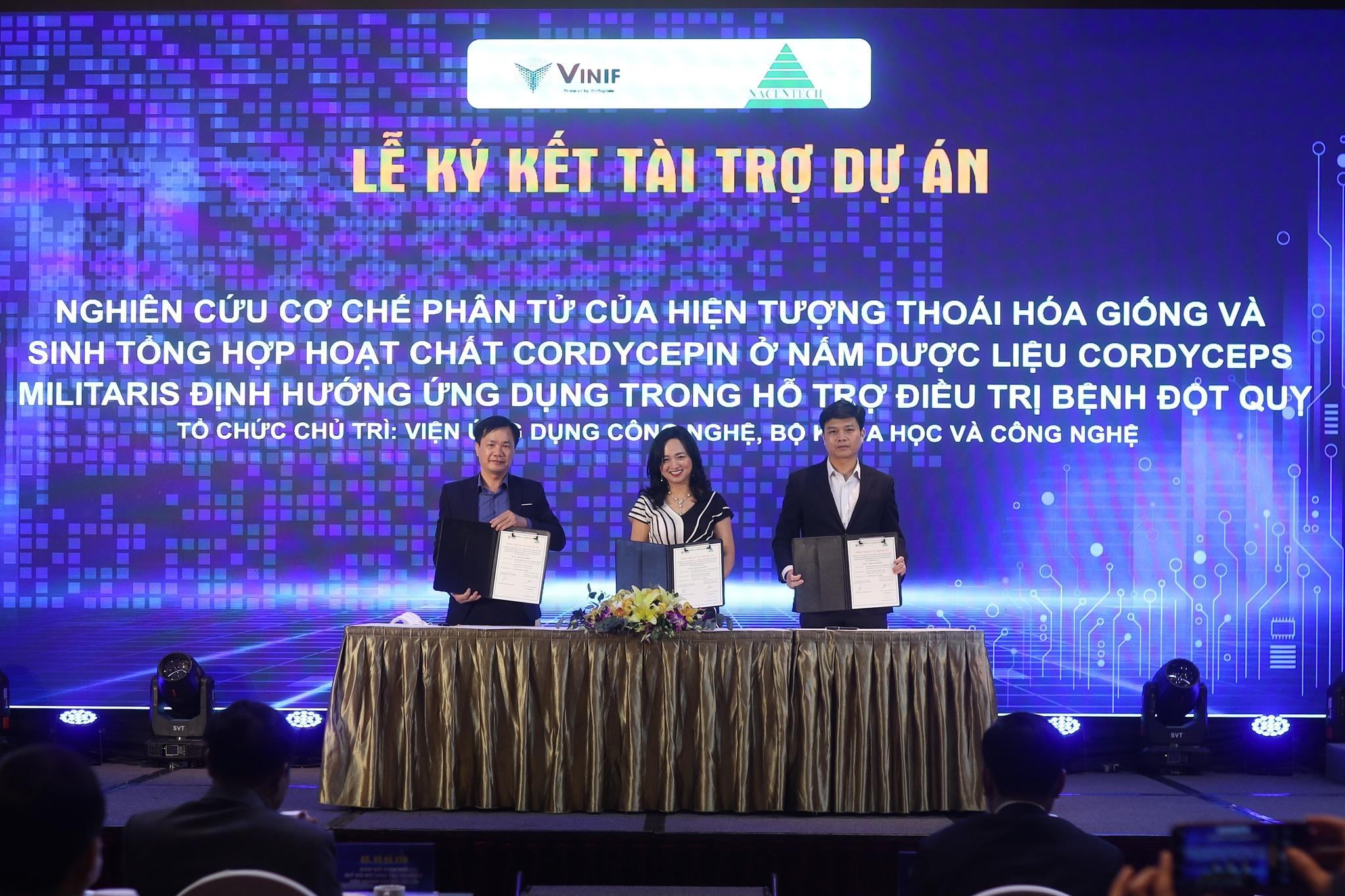Hợp tác nghiên cứu tại Viện Sinh Hóa Đông Y Dược